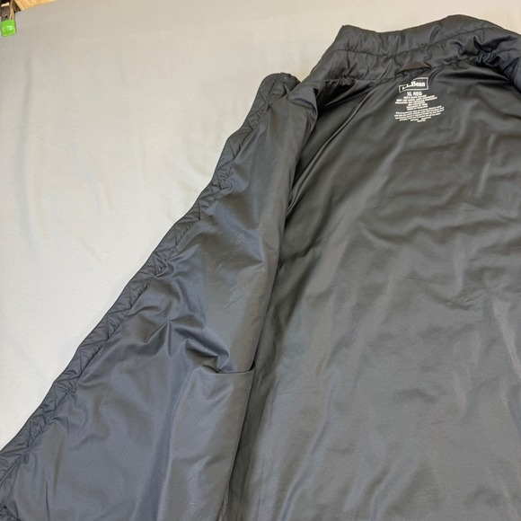 LL Bean Mens Puffer Vest XL Reg Black Quilted Zip Front Insulated Outdoor sporty - Picture 12 of 16